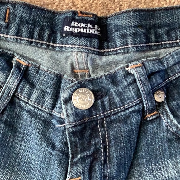 They have been worn. They are size 27 - Picture 4 of 5